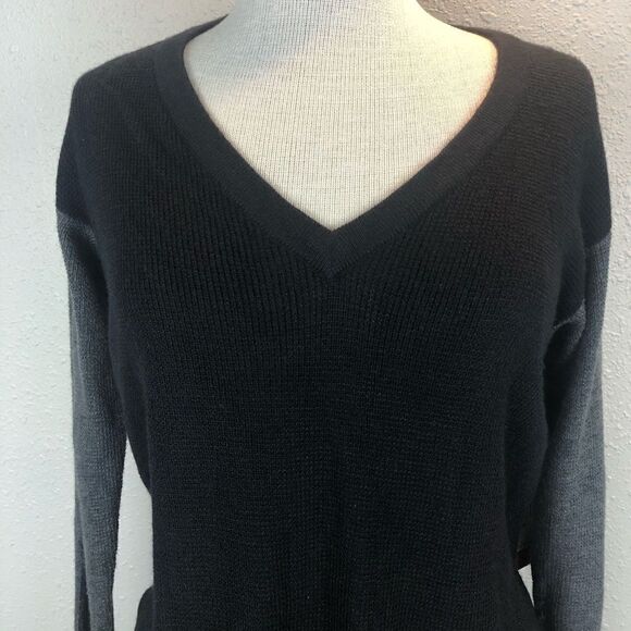 NWT Vince Camuto Sweater Top Size M - Picture 2 of 9